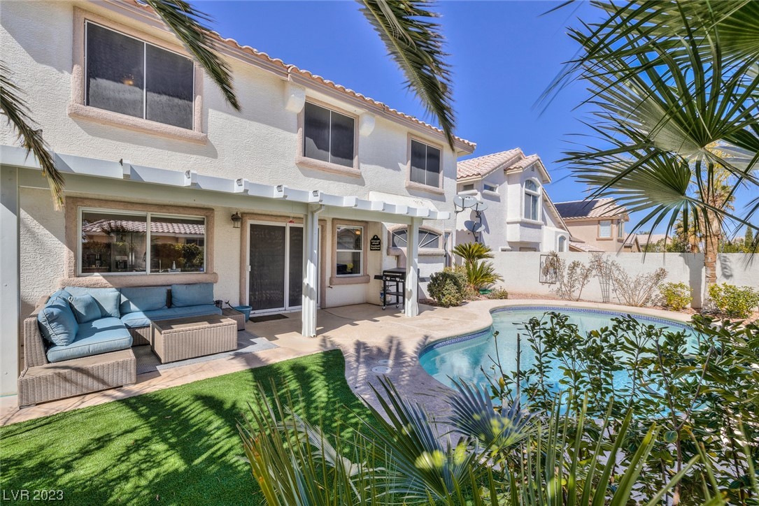 1608 Scenic Peak Street