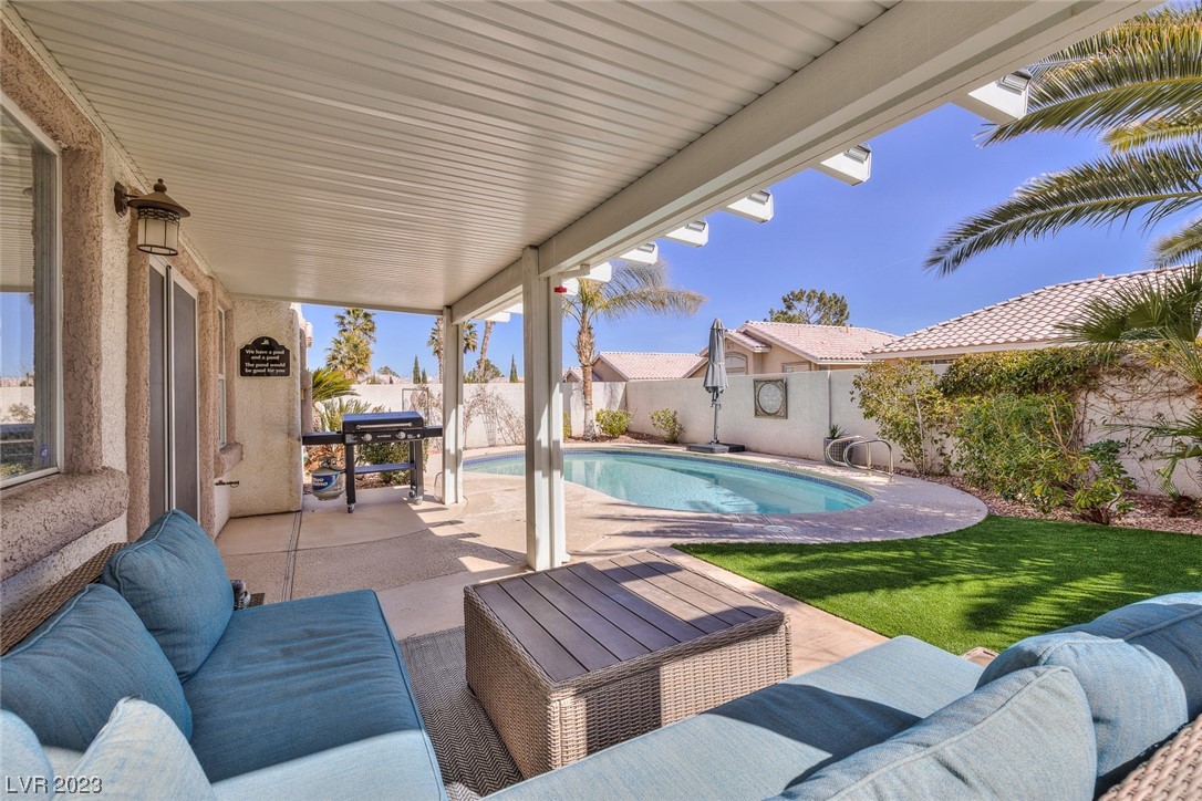 1608 Scenic Peak Street