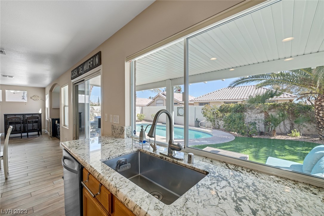 1608 Scenic Peak Street