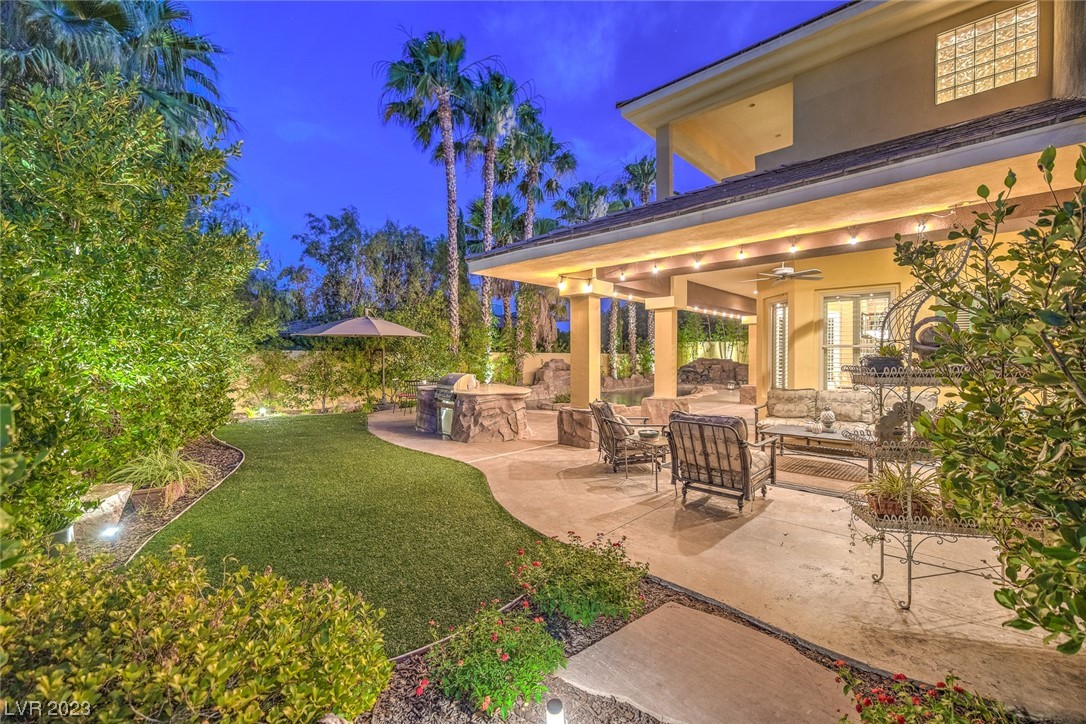 9513 Tournament Canyon Drive