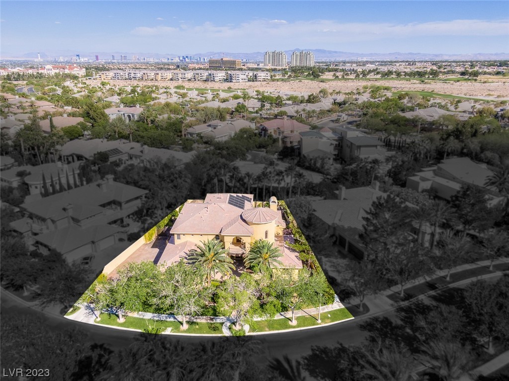 9513 Tournament Canyon Drive