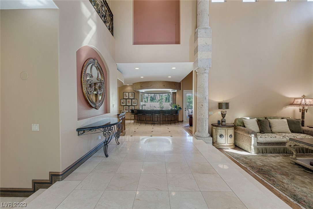 9513 Tournament Canyon Drive