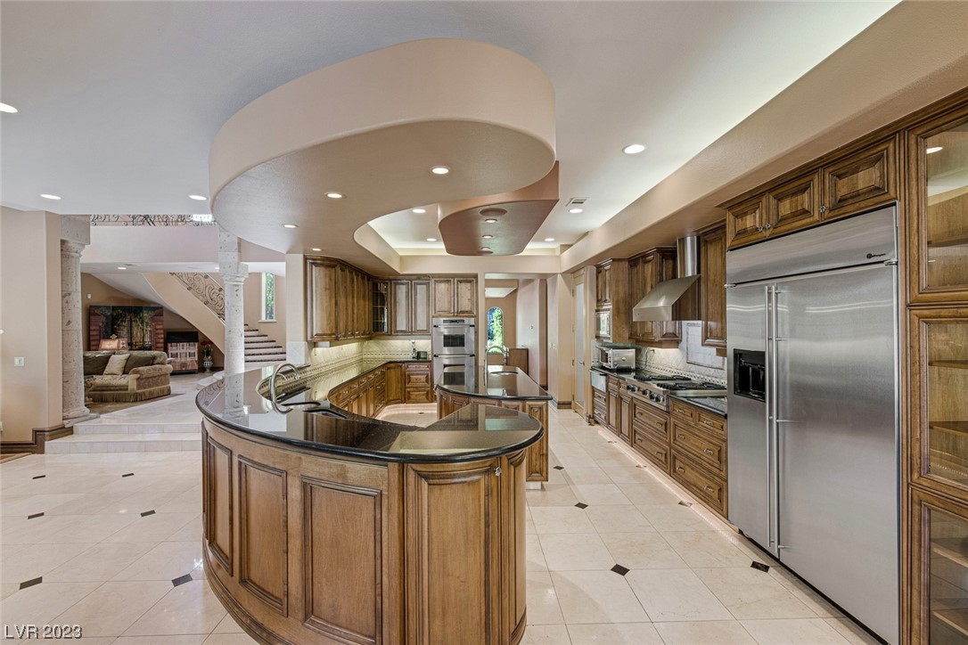 9513 Tournament Canyon Drive