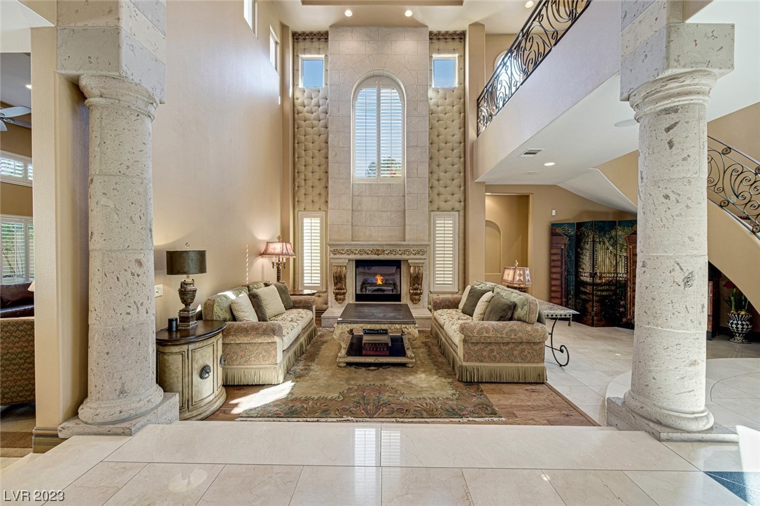 9513 Tournament Canyon Drive