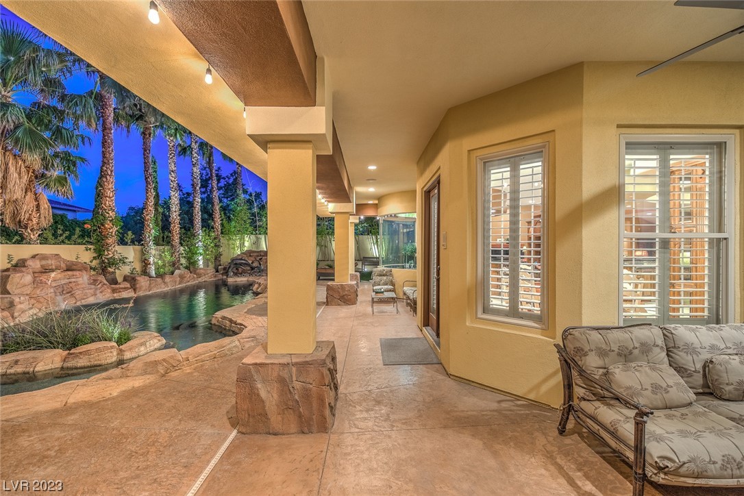 9513 Tournament Canyon Drive
