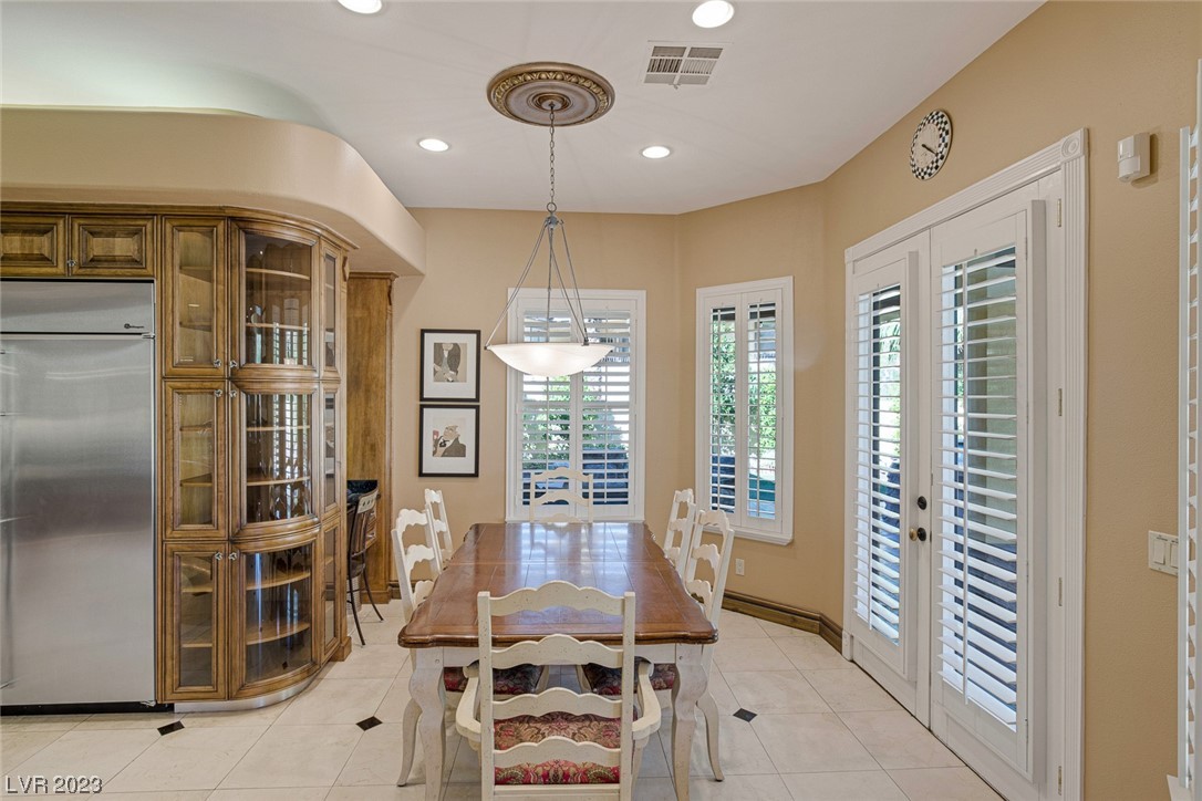 9513 Tournament Canyon Drive