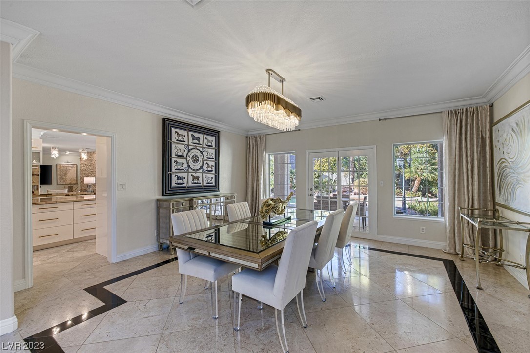 2205 Versailles Court