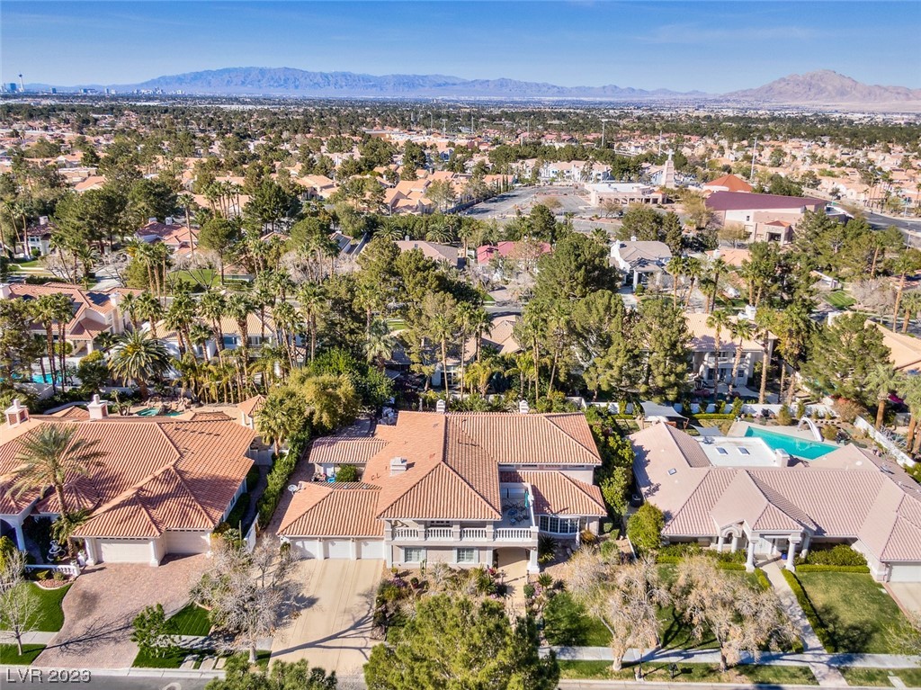 2205 Versailles Court