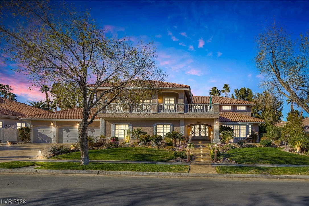 2205 Versailles Court