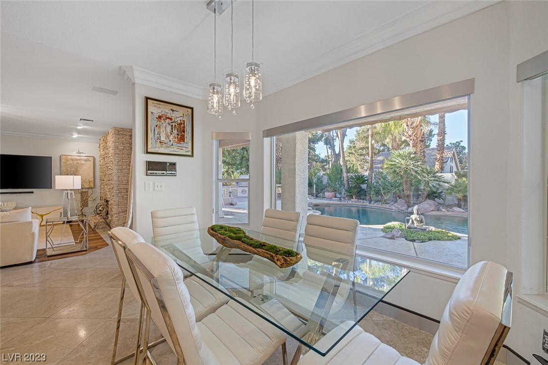 2205 Versailles Court
