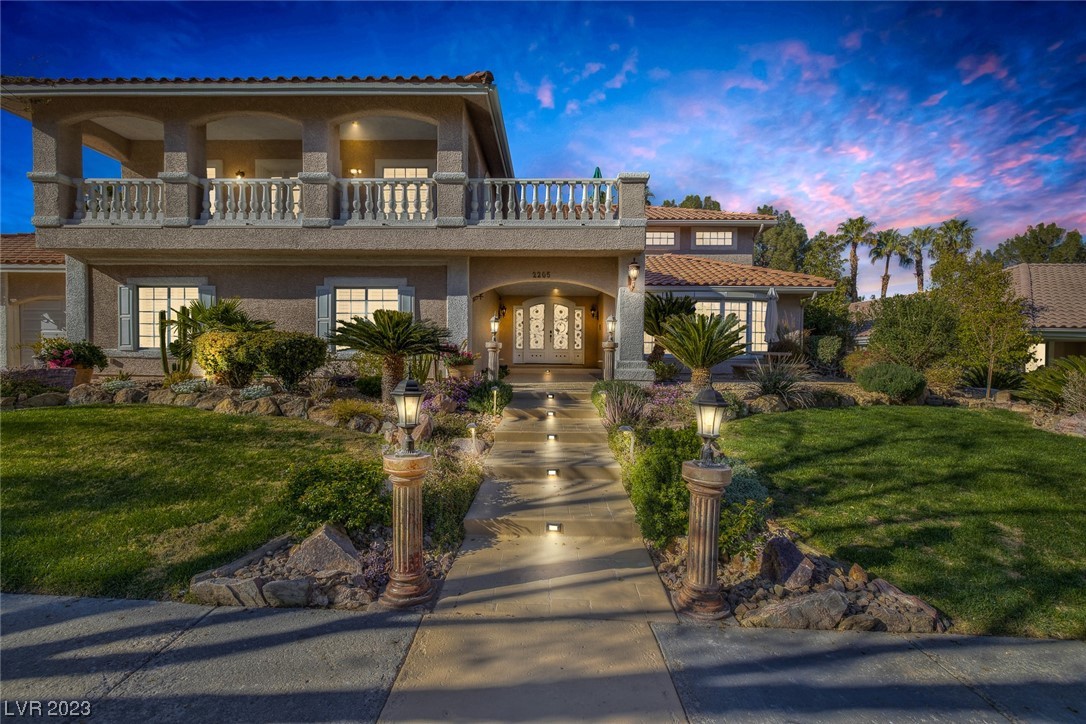 2205 Versailles Court
