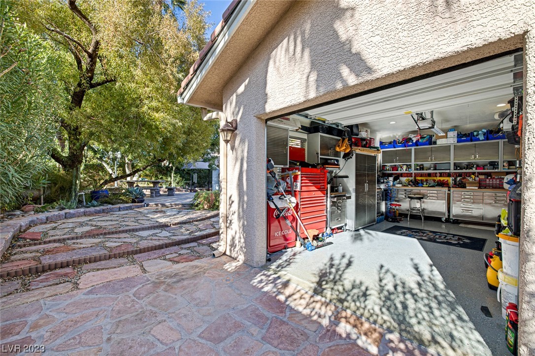 2205 Versailles Court