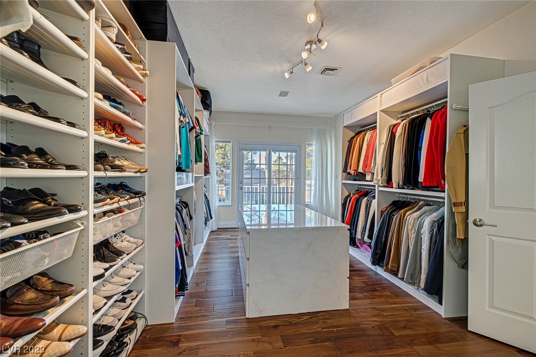 2205 Versailles Court