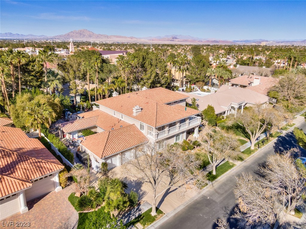 2205 Versailles Court