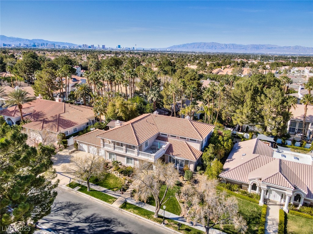 2205 Versailles Court