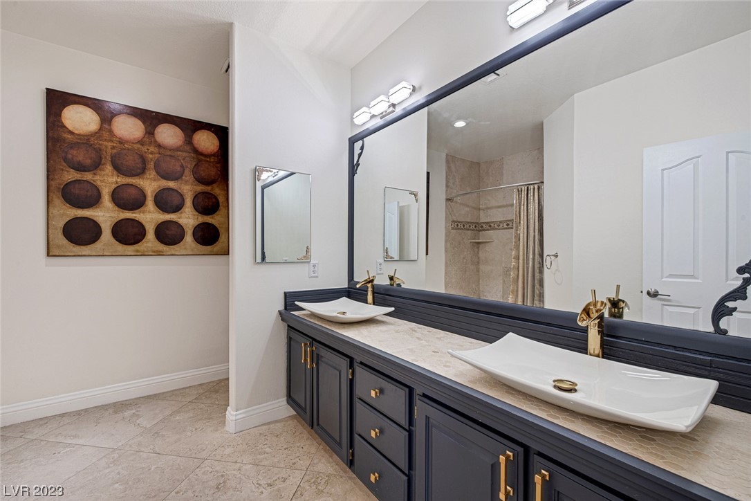 2205 Versailles Court