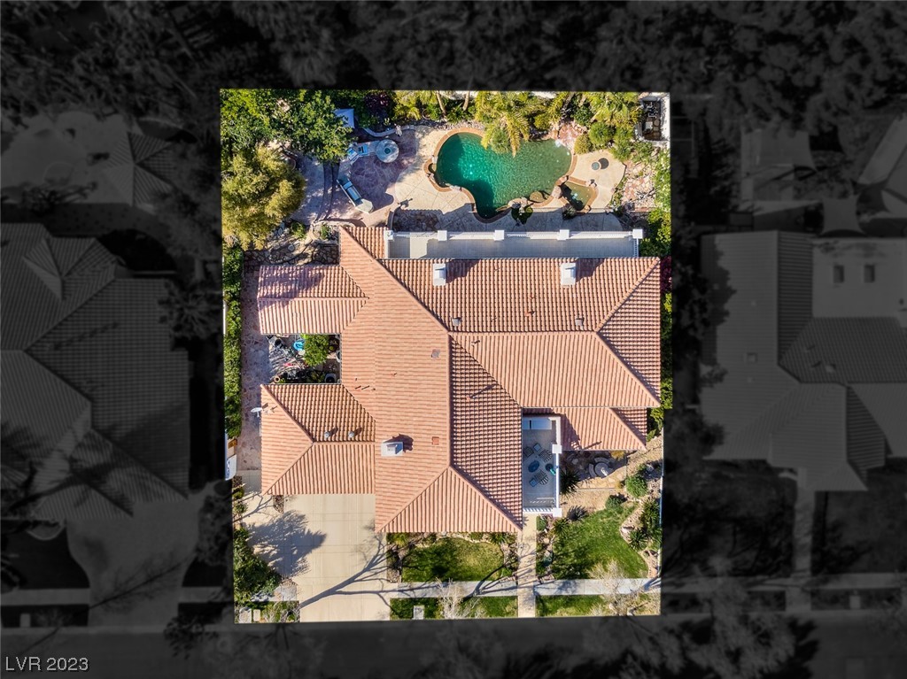 2205 Versailles Court