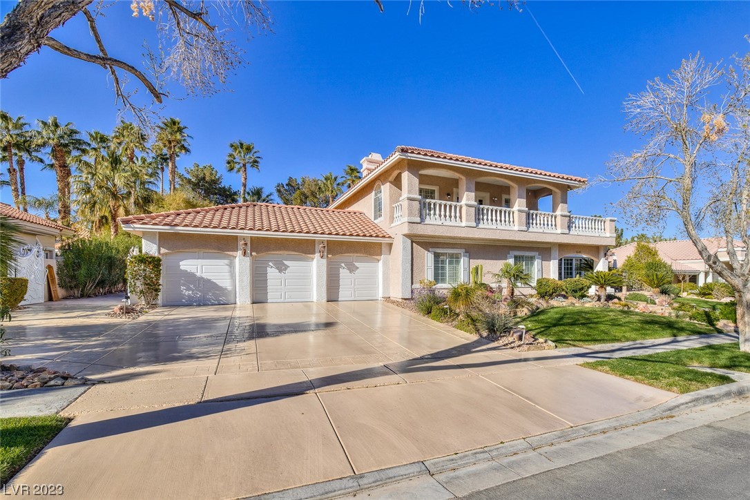 2205 Versailles Court