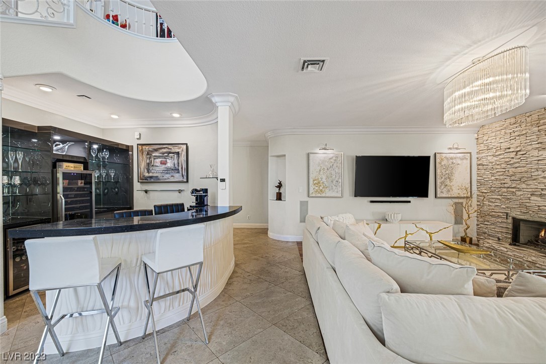 2205 Versailles Court