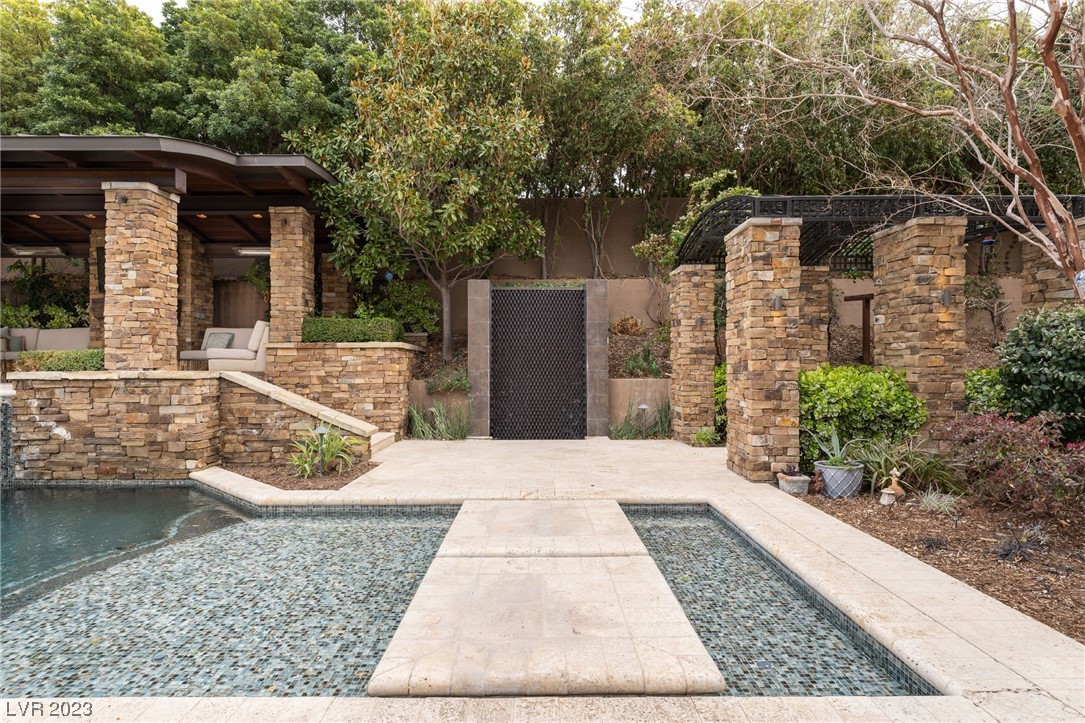 26 Chalet Hills Terrace