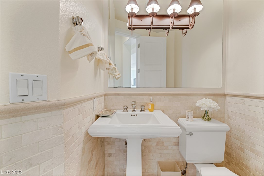 8109 Via Del Cerro Court