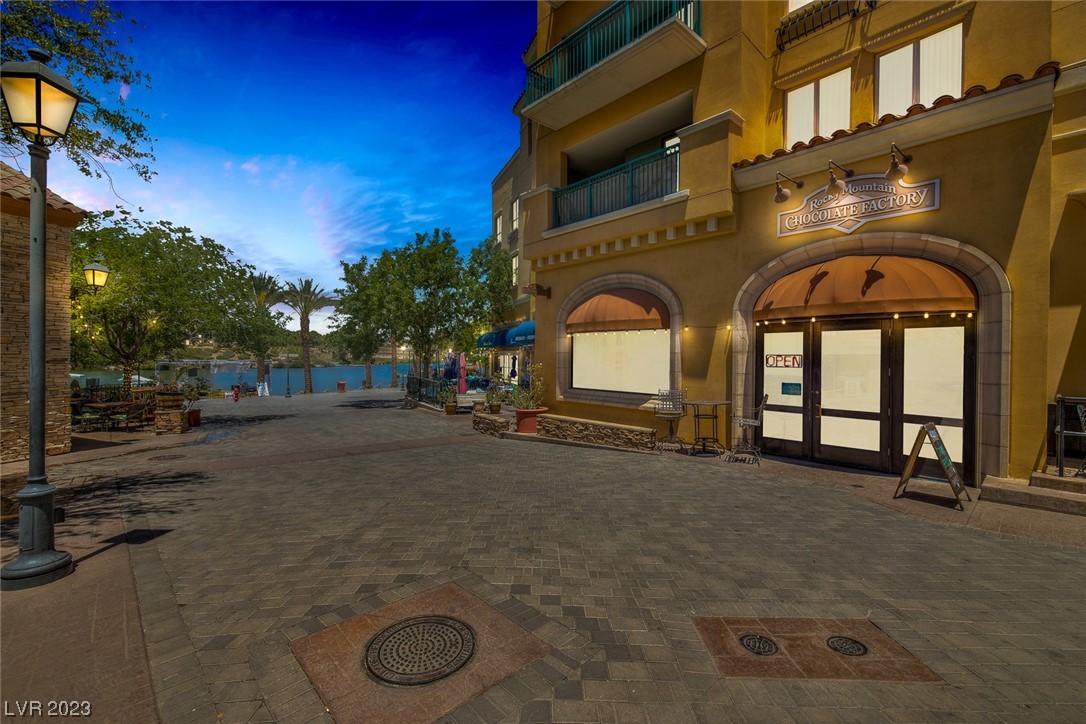 6 Costa Del Sol Court