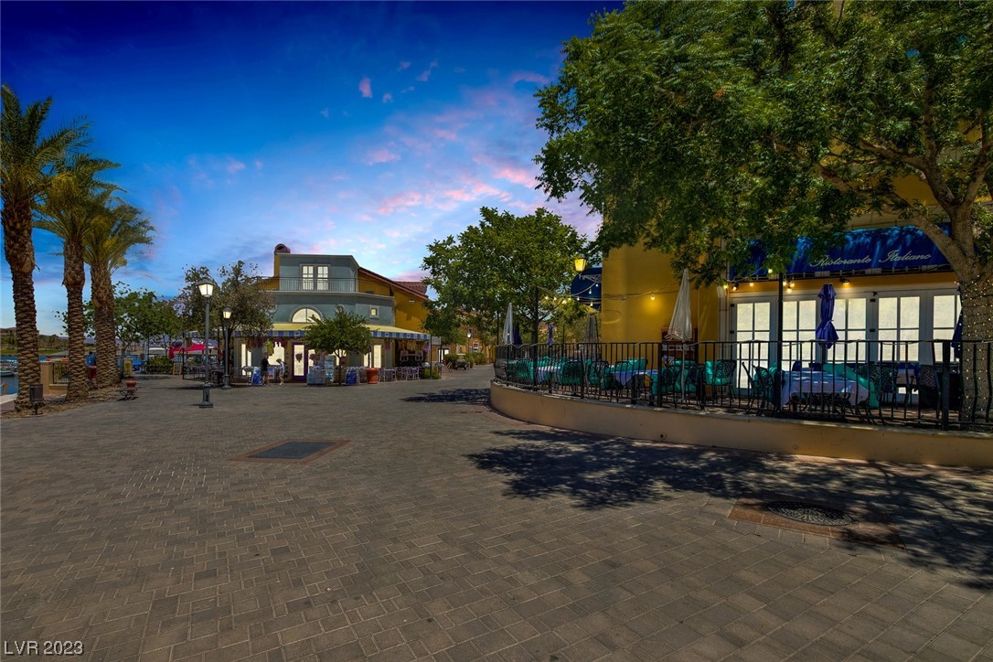 6 Costa Del Sol Court