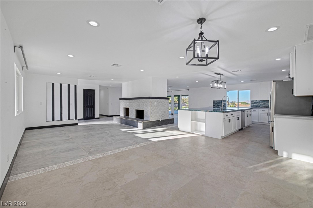 2870 Belcastro Street