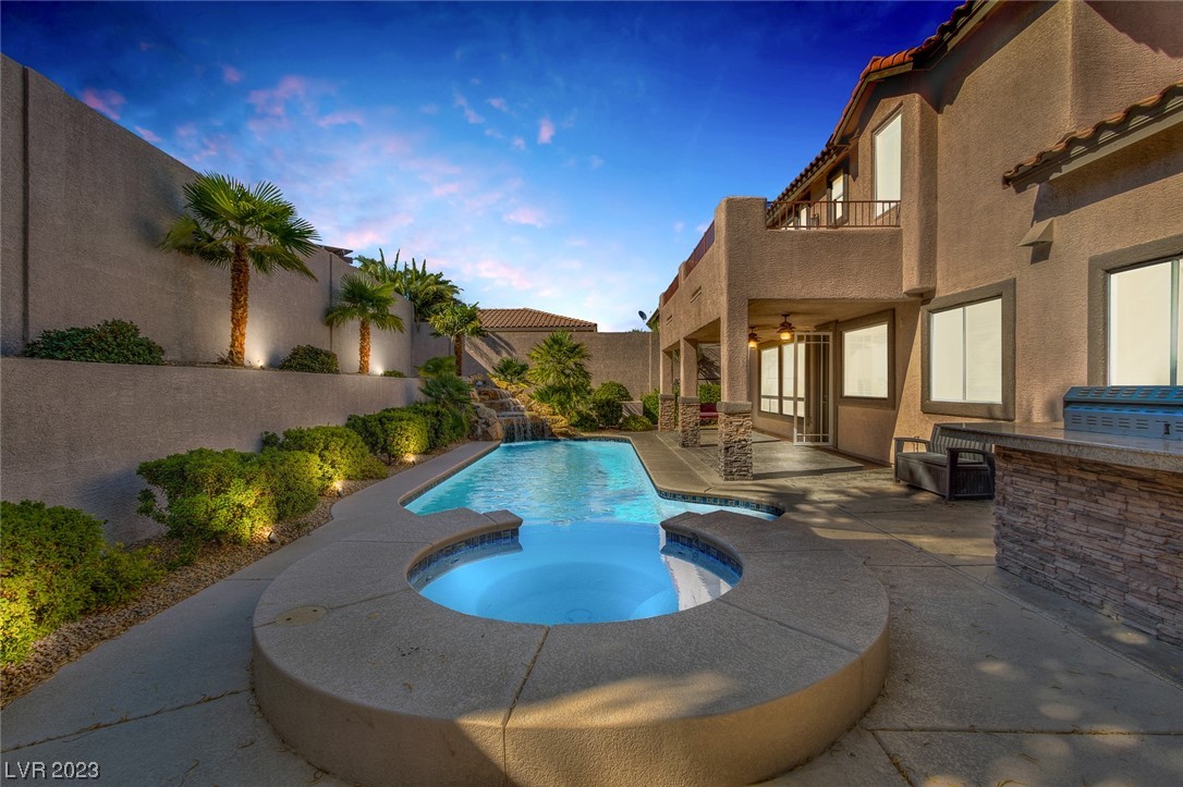 375 Tierras Blancos Court