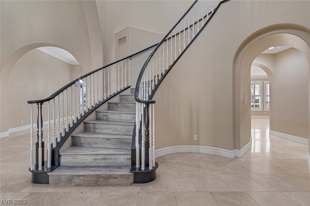 375 Tierras Blancos Court