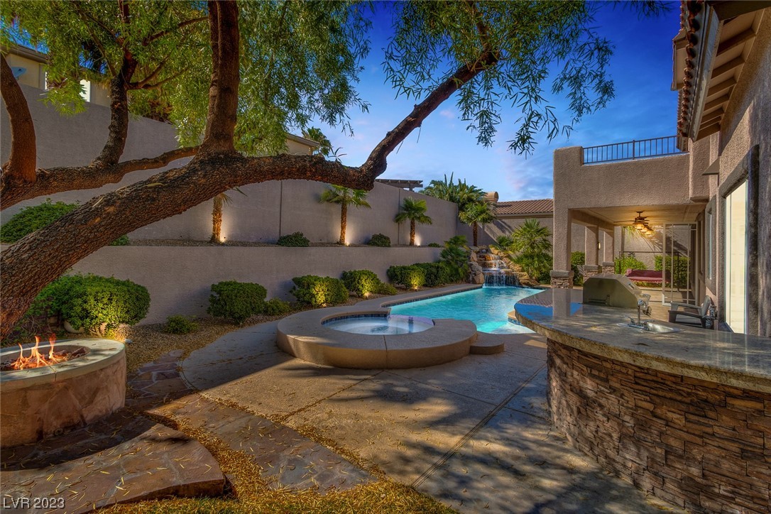 375 Tierras Blancos Court