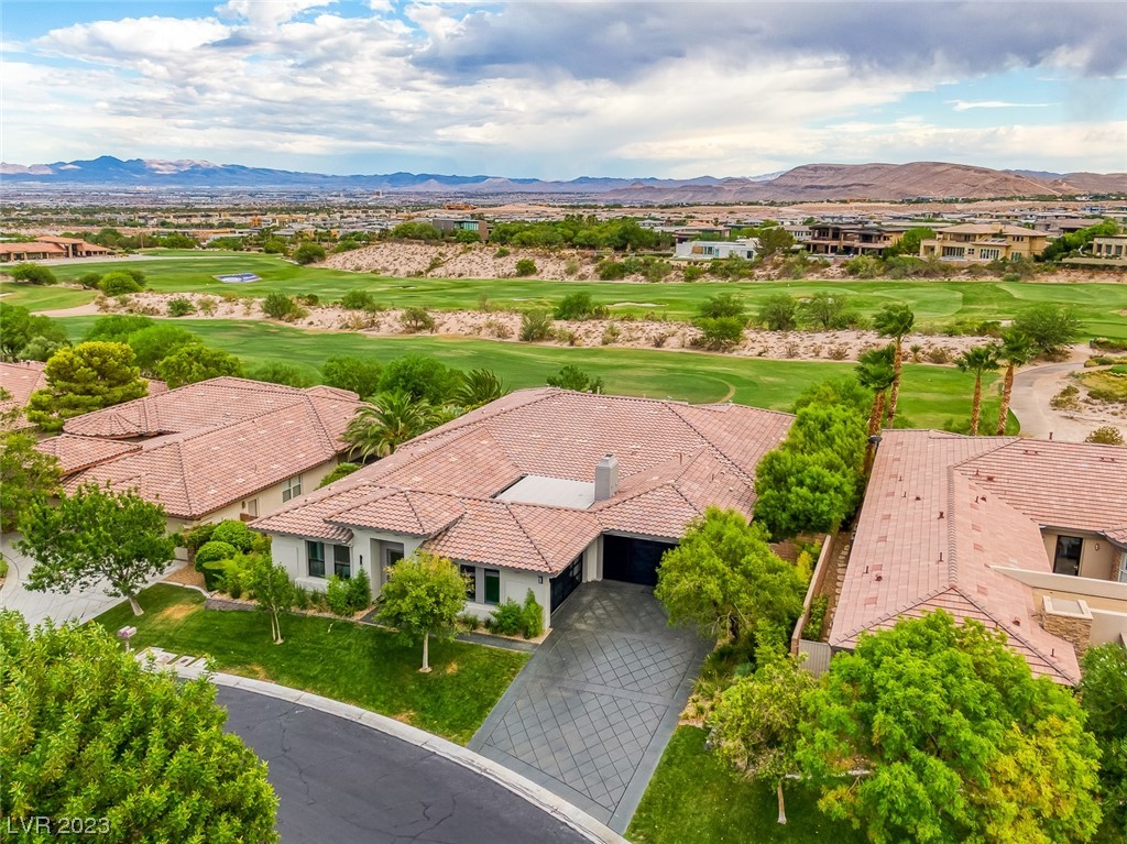 35 Panorama Crest Avenue