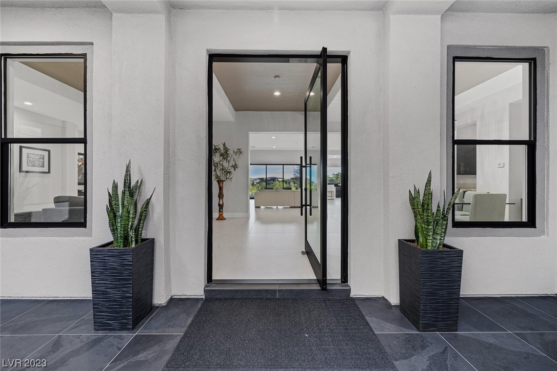 35 Panorama Crest Avenue