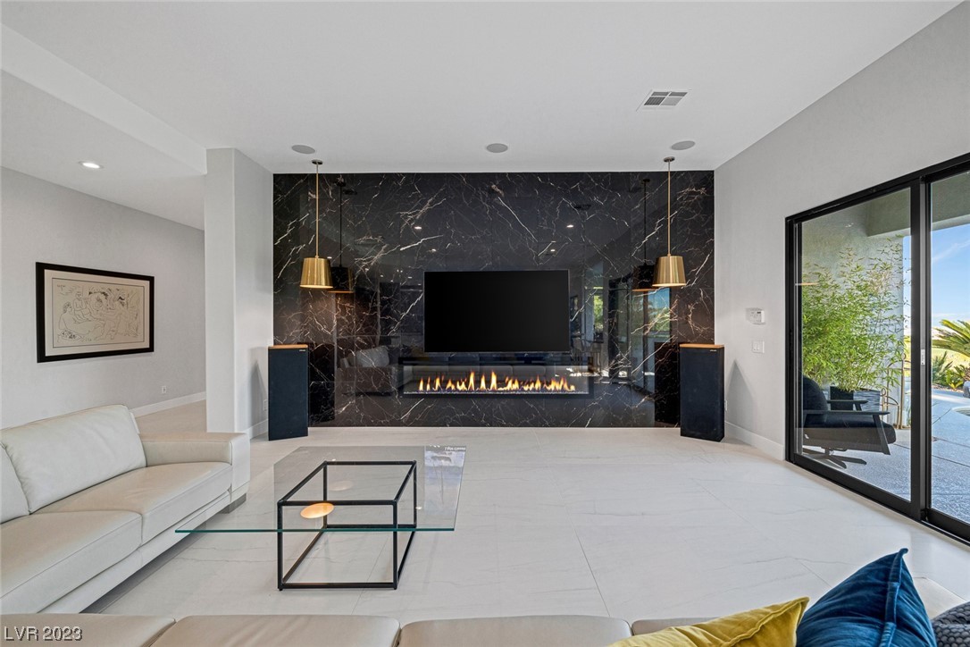 35 Panorama Crest Avenue
