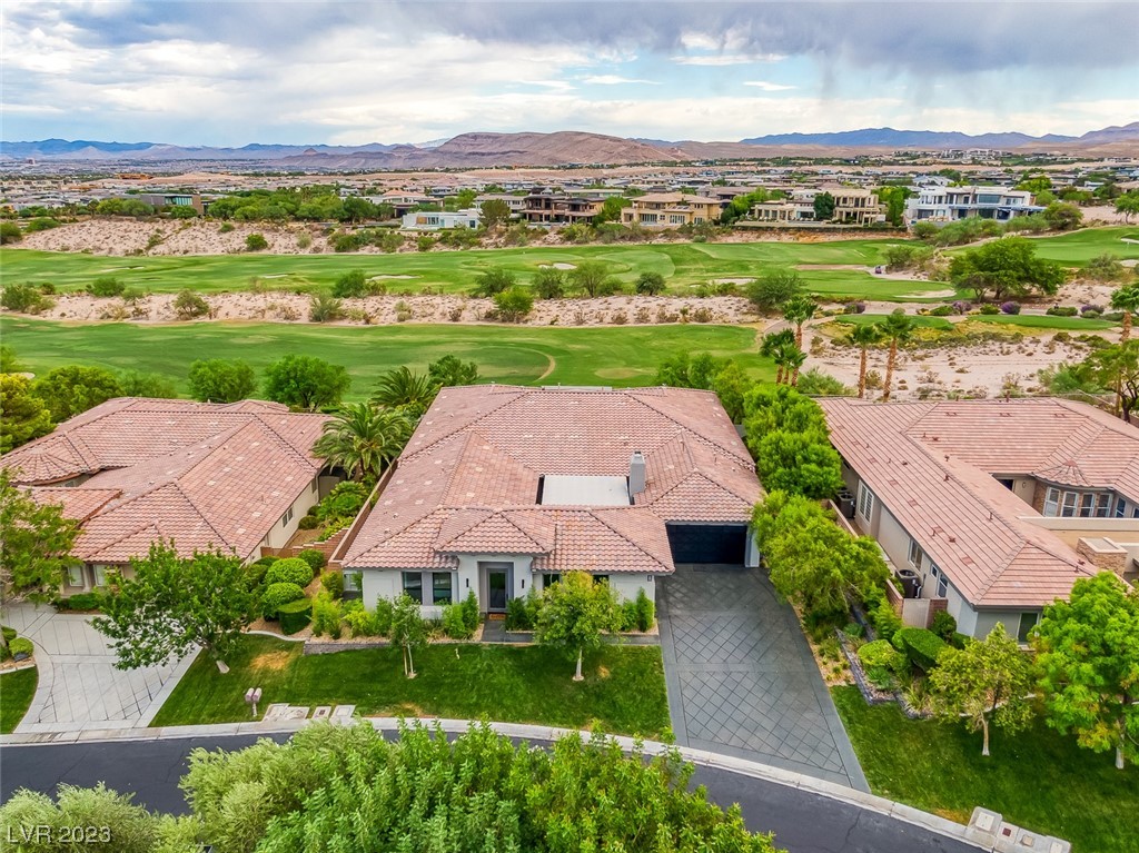 35 Panorama Crest Avenue