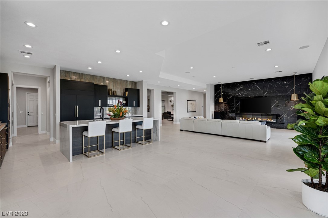 35 Panorama Crest Avenue