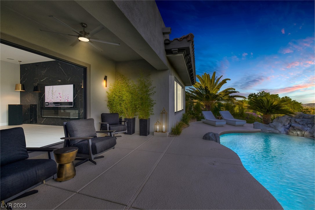 35 Panorama Crest Avenue