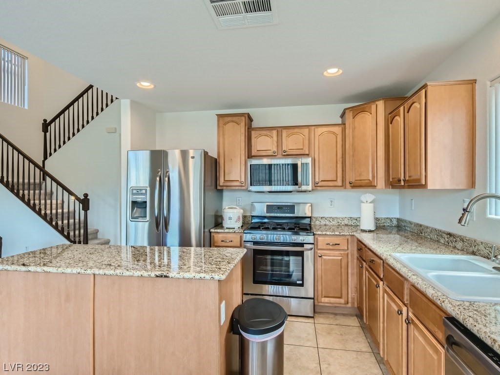 7641 Highland Pony Street