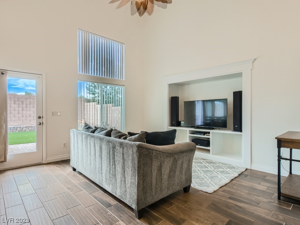 7641 Highland Pony Street