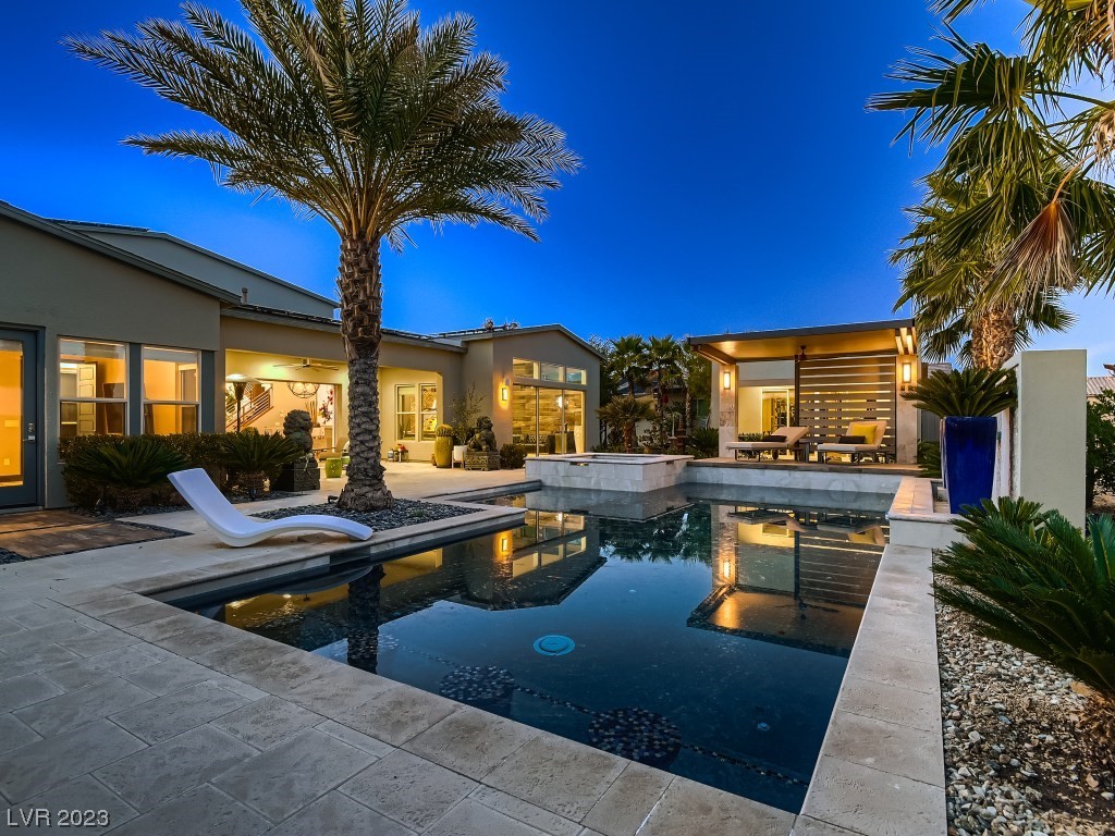 8238 Canyon Tree Court