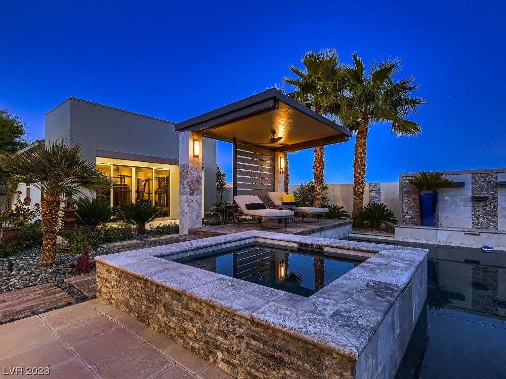 8238 Canyon Tree Court