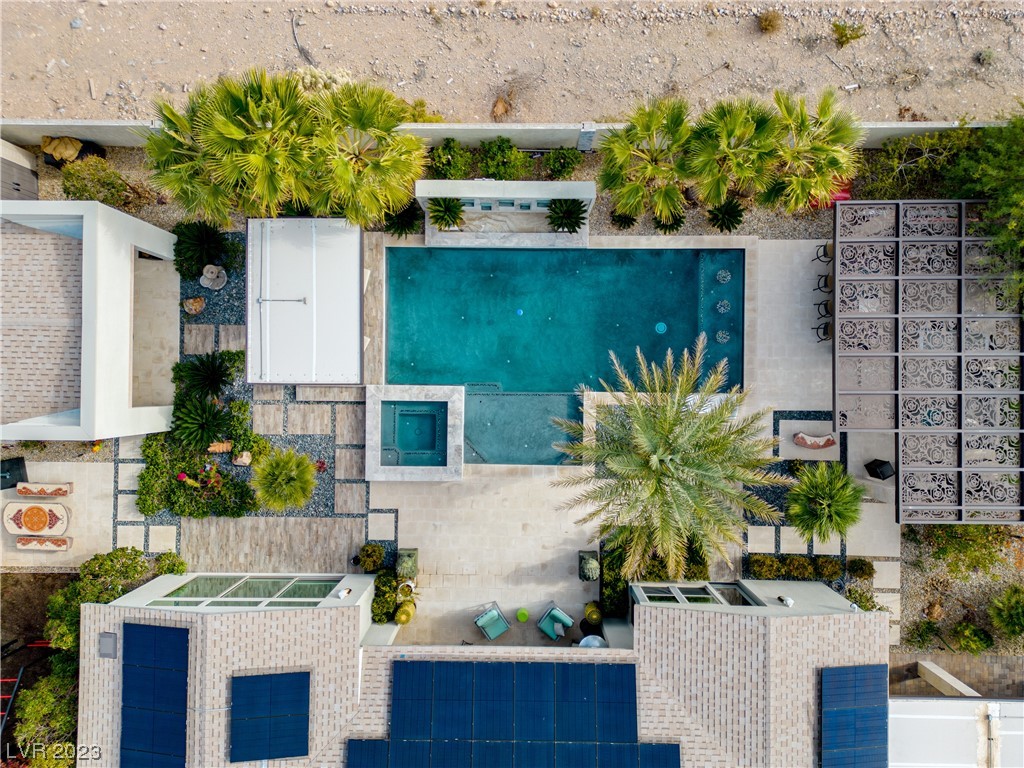 8238 Canyon Tree Court
