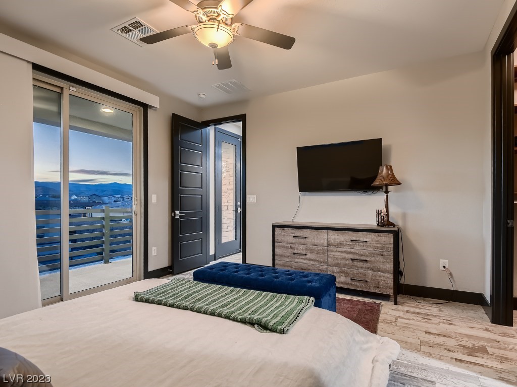 8238 Canyon Tree Court