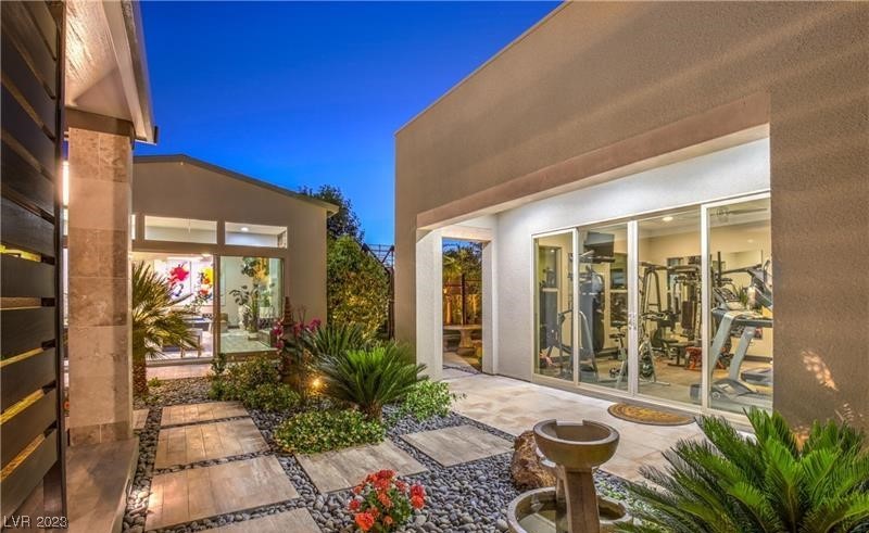 8238 Canyon Tree Court