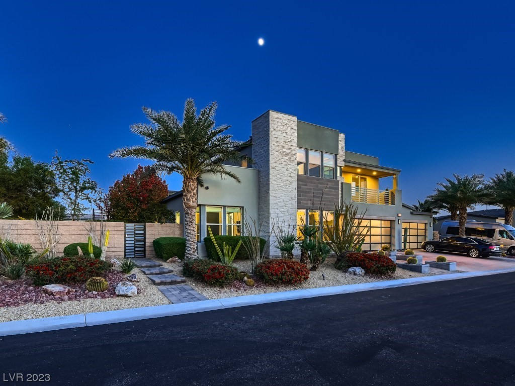 8238 Canyon Tree Court