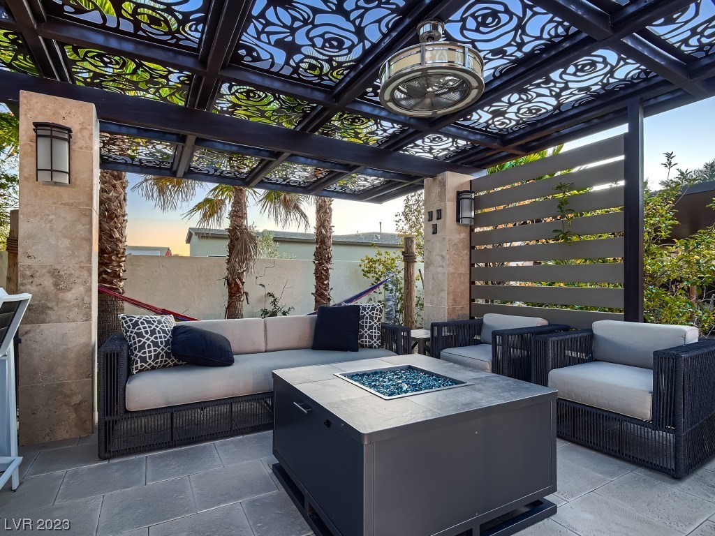 8238 Canyon Tree Court