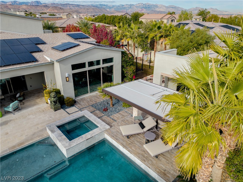 8238 Canyon Tree Court