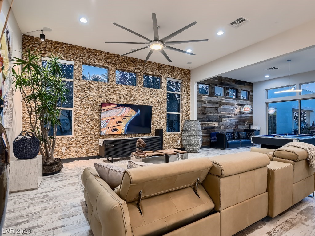 8238 Canyon Tree Court