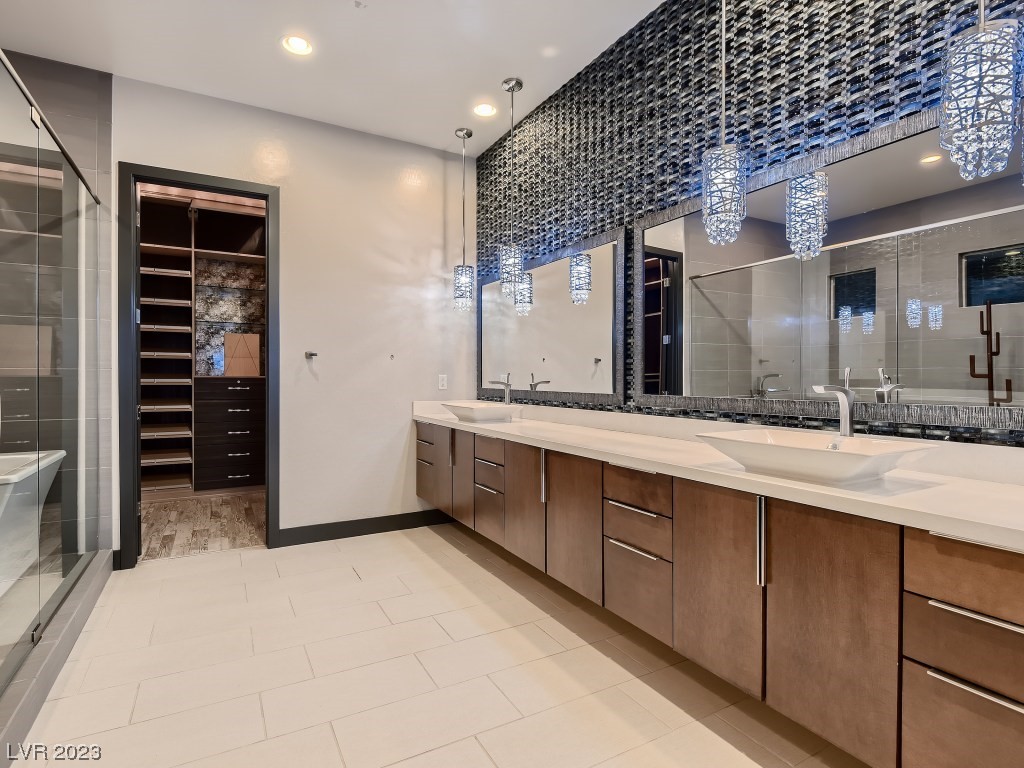 8238 Canyon Tree Court