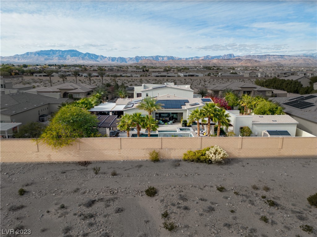 8238 Canyon Tree Court